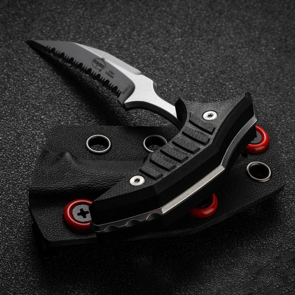 Double bee shaped push type dagger serrated DLC blade